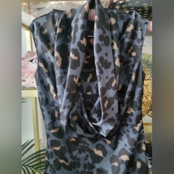 Ann Taylor Cowl Neck Leopard Sleeveless Top in Navy Blue Women's Size 2 - Picture 3 of 7